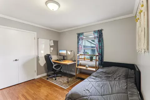 860 S 2nd Ave, Des Plaines, IL 60016 photo 15