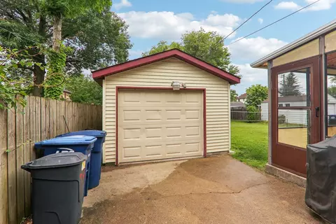 860 S 2nd Ave, Des Plaines, IL 60016 photo 31