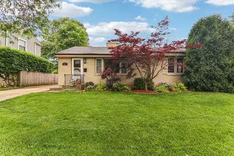 860 S 2nd Ave, Des Plaines, IL 60016 photo 2