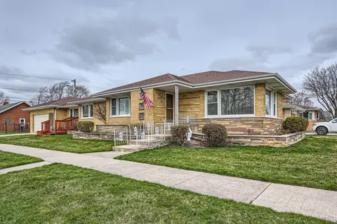 9158 S Ridgeway Ave, Evergreen Park, IL 60805