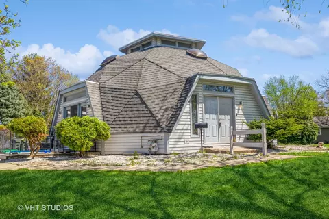 1415 Logan St, Schaumburg, IL 60193