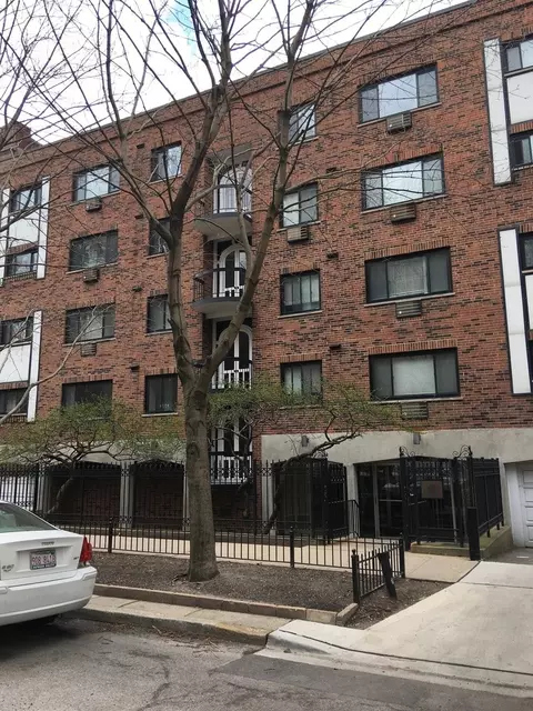 2336 N Commonwealth Ave #209, Chicago, IL 60614