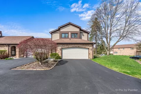 1825 Golf View Dr, Bartlett, IL 60103