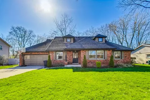 1332 Southwind Dr, Northbrook, IL 60062