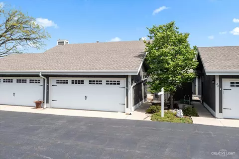 31 E Windsor Ct, Sugar Grove, IL 60554