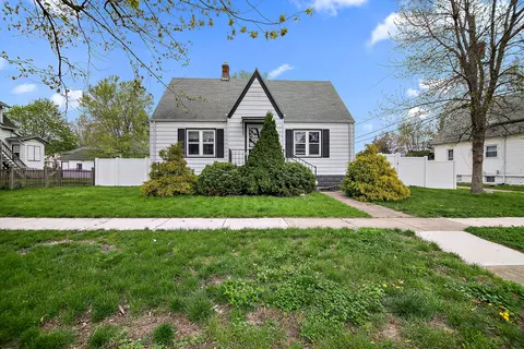 1091 W Hickory St, Kankakee, IL 60901