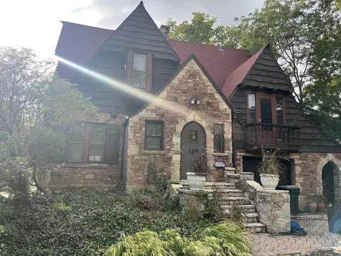 139 Southcote Rd, Riverside, IL 60546