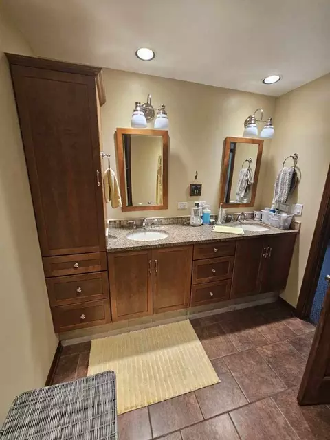3910 Latour Ct, Hoffman Estates, IL 60192 photo 10