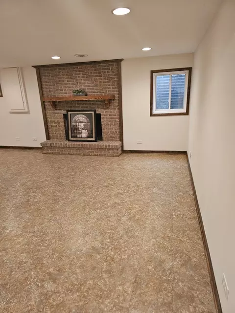 3910 Latour Ct, Hoffman Estates, IL 60192 photo 16