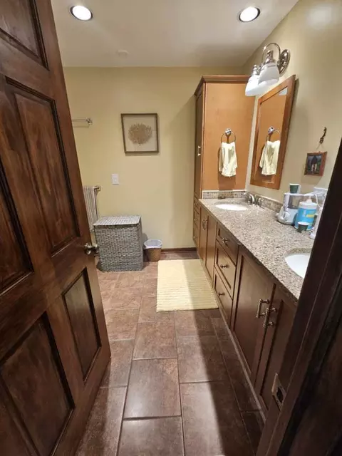 3910 Latour Ct, Hoffman Estates, IL 60192 photo 11