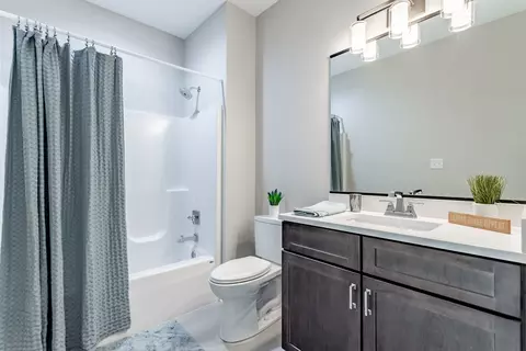 Bath - 8339 Shell Dr, Saint John, IN 46373 photo 3 of 3