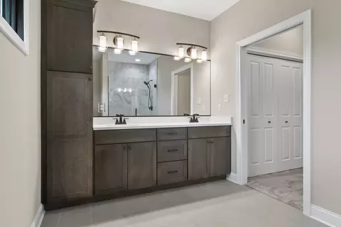 Bath - 8339 Shell Dr, Saint John, IN 46373 photo 1 of 3