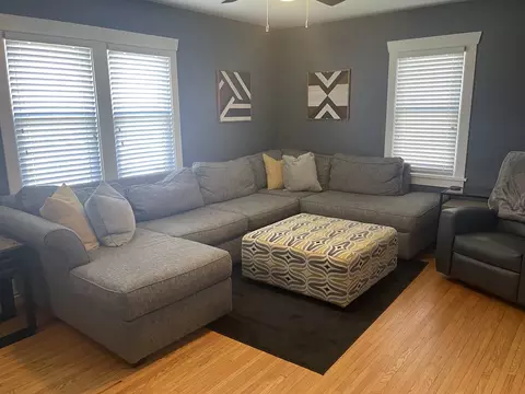 Living - 1315 Calhoun St, Peru, IL 61354 photo 2 of 5