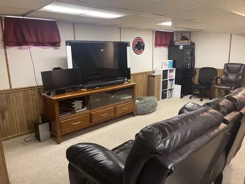 Living - 1315 Calhoun St, Peru, IL 61354 photo 5 of 5