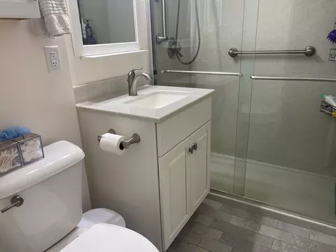 Bath - 1315 Calhoun St, Peru, IL 61354 photo 2 of 2