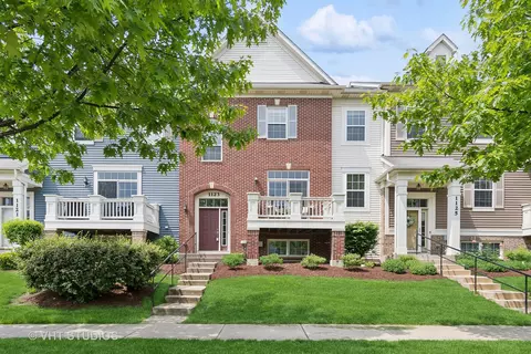 1123 Orangery Ct, Carol Stream, IL 60188