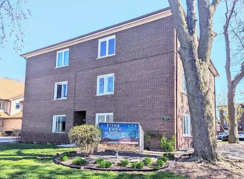 7029 167th St #1N, Tinley Park, IL 60477