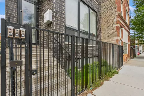 2660 W Armitage Ave #2, Chicago, IL 60647