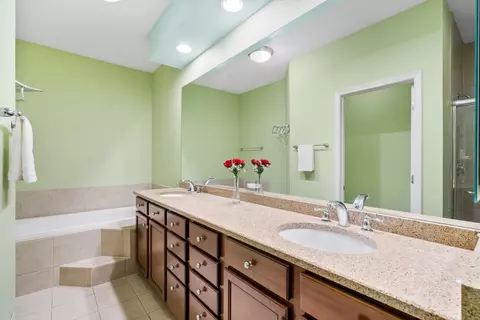 Bath - 6346 Cunningham Ct, Gurnee, IL 60031 photo 1 of 5