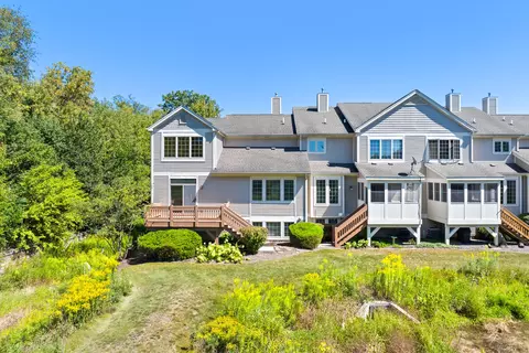 Exterior - 6346 Cunningham Ct, Gurnee, IL 60031 photo 6 of 8