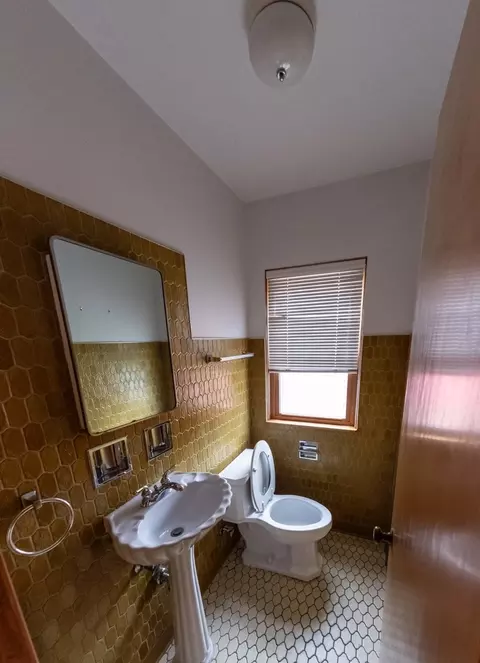 Bath - 2138 W 107th St, Chicago, IL 60643 photo 2 of 3