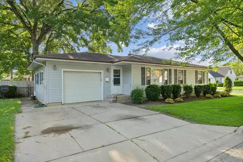 301 Dwight Ave, Joliet, IL 60436