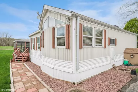 160 Port, Lakemoor, IL 60051