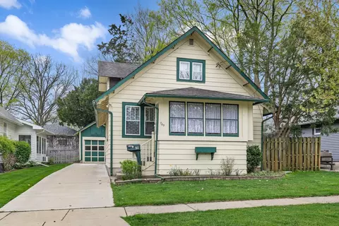765 Shuler St, Elgin, IL 60123