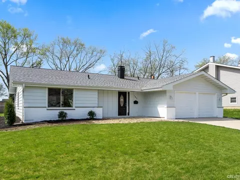 21 W573 Huntington Rd, Glen Ellyn, IL 60137