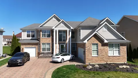 Exterior - 341 Blue Heron Cir, Bartlett, IL 60103 photo 2 of 10
