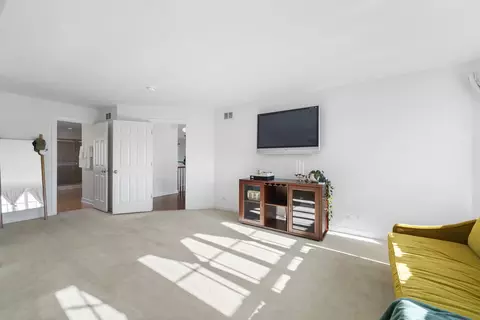 Living - 341 Blue Heron Cir, Bartlett, IL 60103 photo 6 of 6