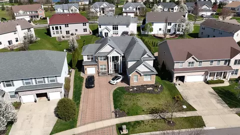 341 Blue Heron Cir, Bartlett, IL 60103