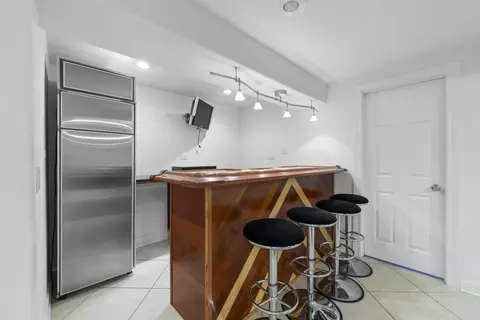 Kitchen - 341 Blue Heron Cir, Bartlett, IL 60103 photo 7 of 7
