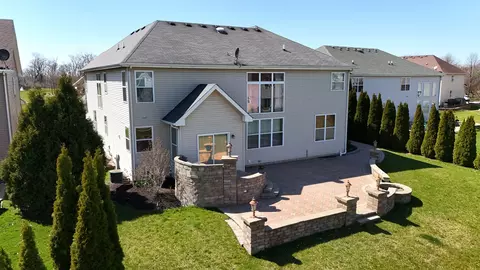 Exterior - 341 Blue Heron Cir, Bartlett, IL 60103 photo 9 of 10