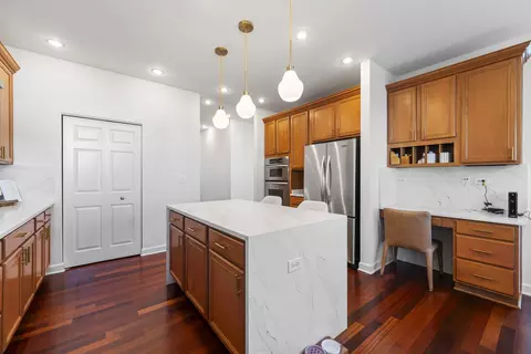 Kitchen - 341 Blue Heron Cir, Bartlett, IL 60103 photo 3 of 7