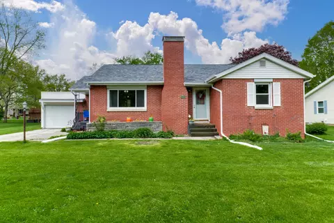 305 S Park Ave, Le Roy, IL 61752