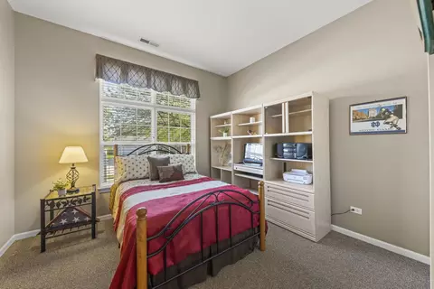 Bedroom - 3859 Valhalla Dr, Elgin, IL 60124 photo 3 of 4