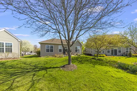 Exterior - 3859 Valhalla Dr, Elgin, IL 60124 photo 5 of 5
