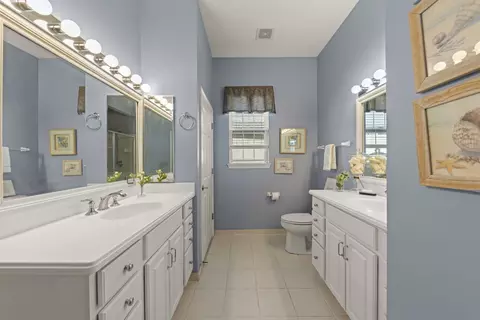 Bath - 3859 Valhalla Dr, Elgin, IL 60124 photo 2 of 3