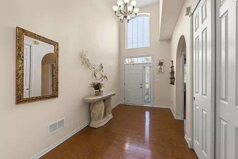 Entry Way - 3859 Valhalla Dr, Elgin, IL 60124 photo 2 of 2