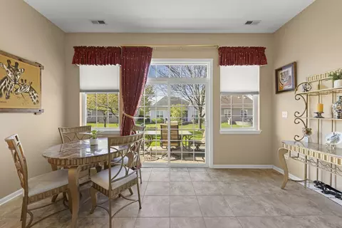 Dining - 3859 Valhalla Dr, Elgin, IL 60124 photo 3 of 5
