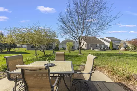 Exterior - 3859 Valhalla Dr, Elgin, IL 60124 photo 3 of 5