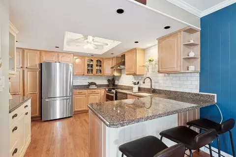 Kitchen - 4 Grimsby On Oxford St, Rolling Meadows, IL 60008 photo 3 of 5
