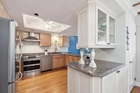Kitchen - 4 Grimsby On Oxford St, Rolling Meadows, IL 60008 photo 1 of 5