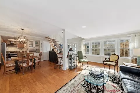 Living - 4 Grimsby On Oxford St, Rolling Meadows, IL 60008 photo 4 of 7