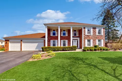 105 Redwood Ln, Barrington, IL 60010