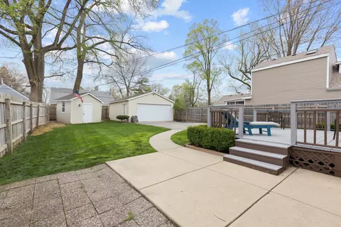 Exterior - 232 N Melrose Ave, Elgin, IL 60123 photo 5 of 8
