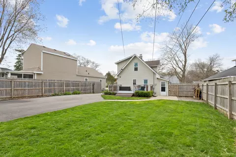 Exterior - 232 N Melrose Ave, Elgin, IL 60123 photo 6 of 8