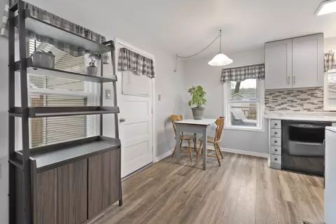 Dining - 232 N Melrose Ave, Elgin, IL 60123 photo 1 of 2