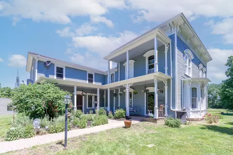 2650 Pine Bluff Rd, Morris, IL 60450